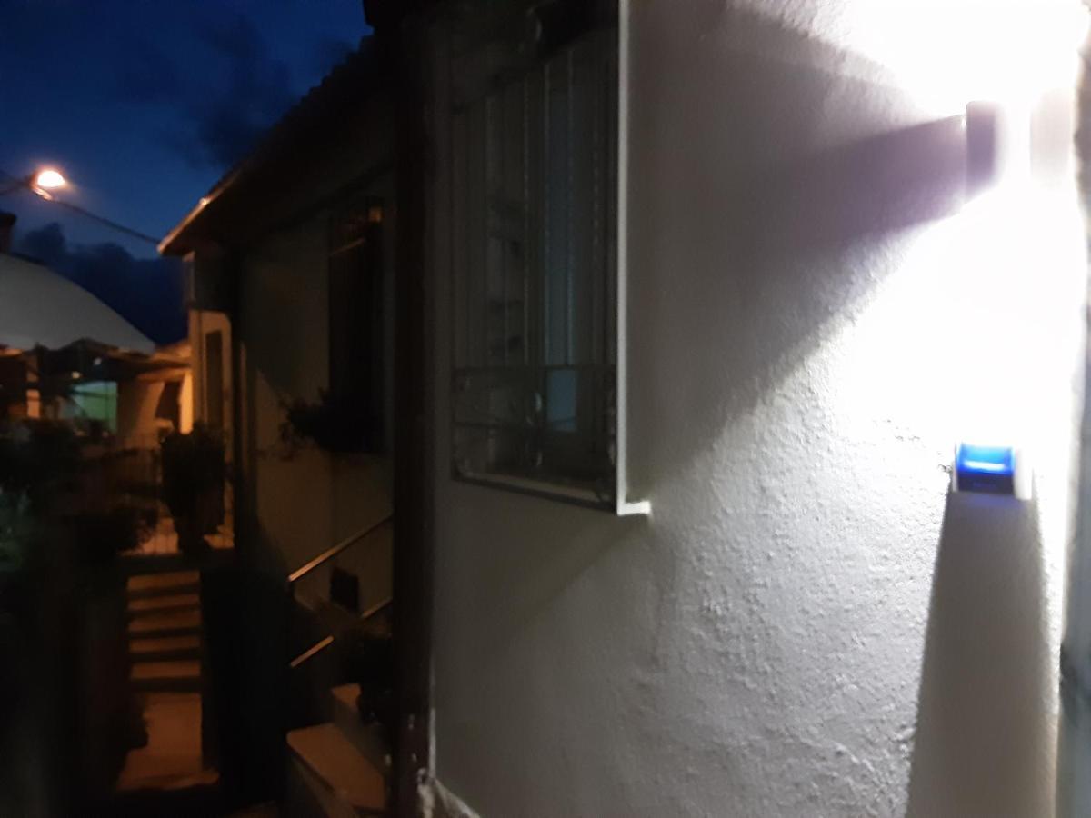 "Lo Studiolo" Apartment بيتسو المظهر الخارجي الصورة