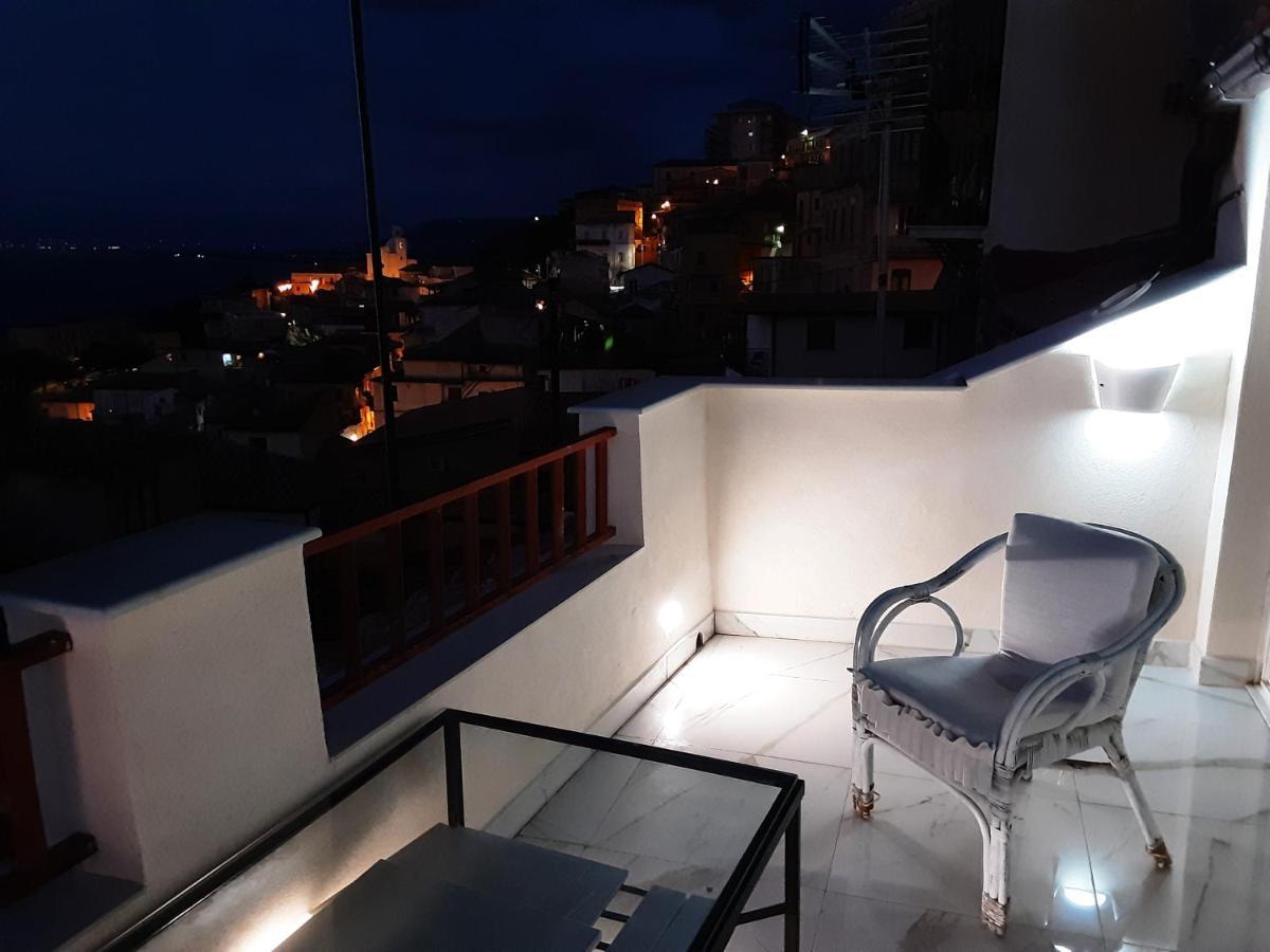 "Lo Studiolo" Apartment بيتسو المظهر الخارجي الصورة