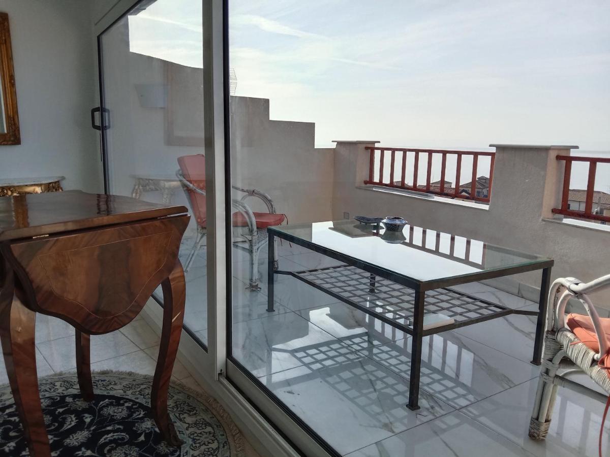"Lo Studiolo" Apartment بيتسو المظهر الخارجي الصورة